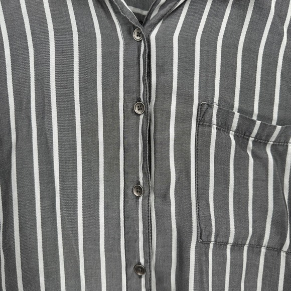 Torrid Womens Grey White Striped 100% Tencel Button Down Shirt Plus Size 3 - Picture 3 of 7